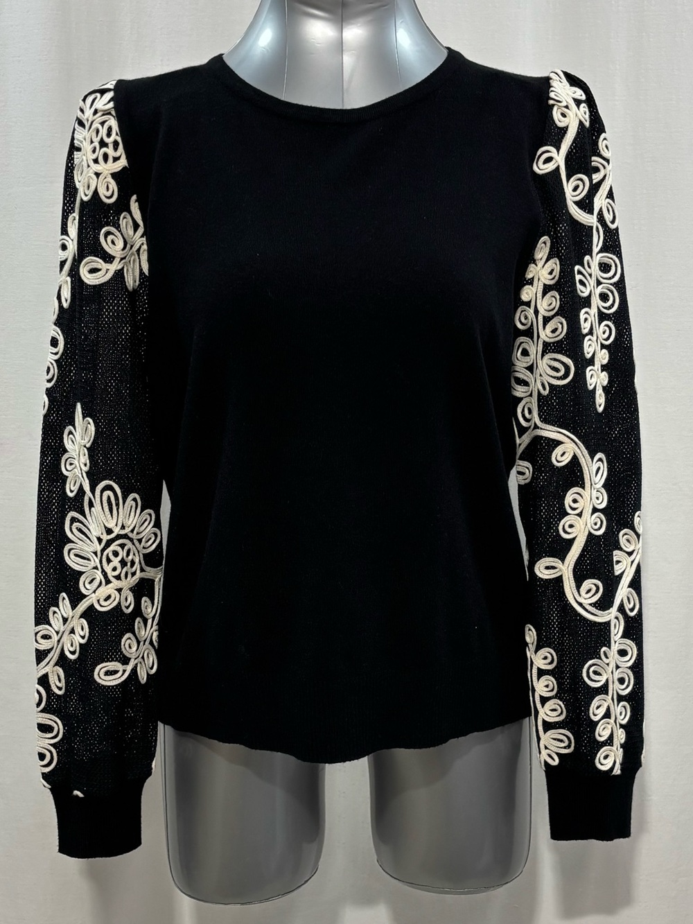 Black Crewneck Knit Sweater with Ivory Embroidered Sleeves Large - 564